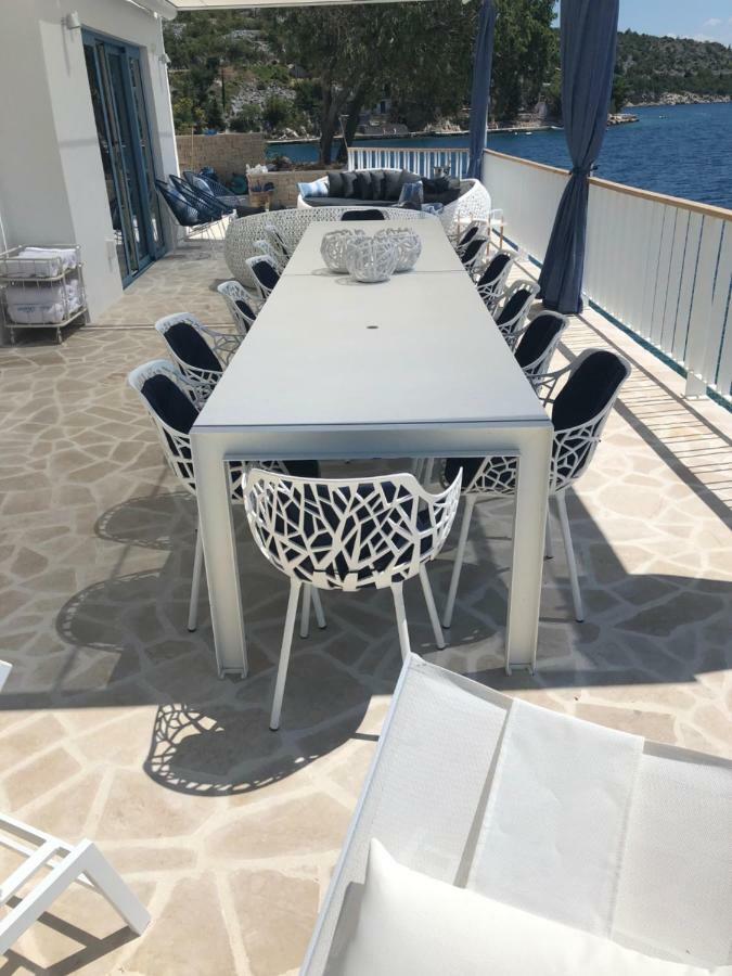 טריבני-קרושיצה Villa Beline Direct Aan Zee, Verwarmd Zwembad En Sauna מראה חיצוני תמונה