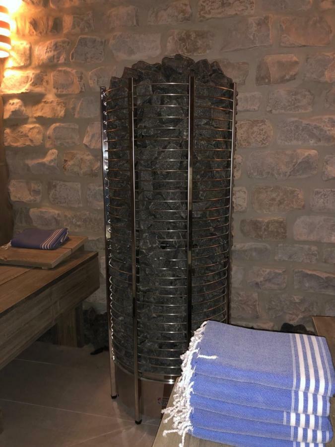 טריבני-קרושיצה Villa Beline Direct Aan Zee, Verwarmd Zwembad En Sauna מראה חיצוני תמונה